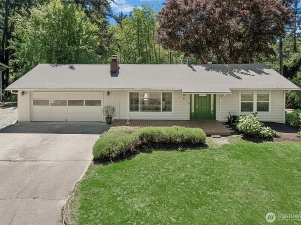 711 Eagle Cliff Rd NE, Bainbridge Island, WA 98110