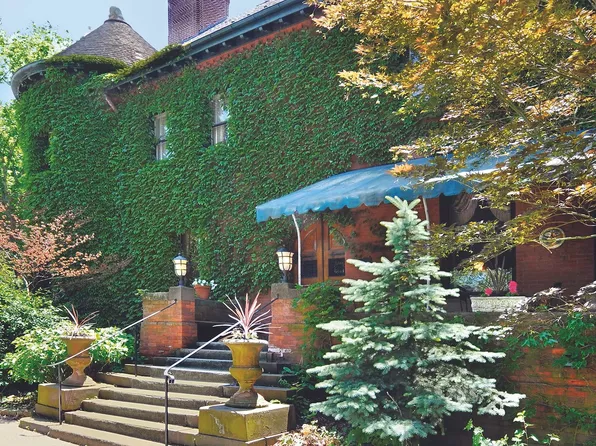 5136 5th Ave #8, Pittsburgh, PA 15232