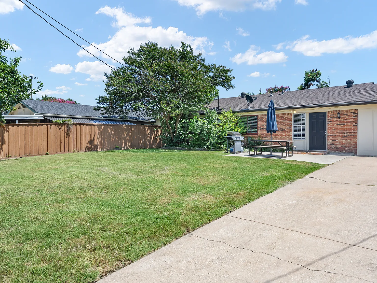 3 bed, 1380 sqft, $5,100 — Photo 3