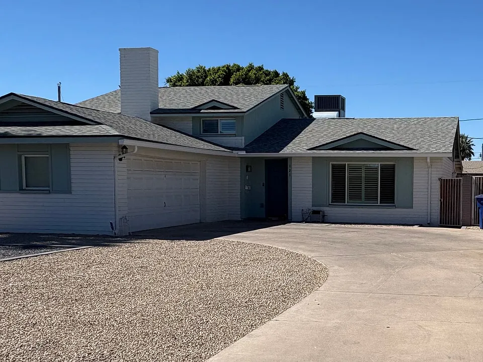 121 E Santa Cruz Dr