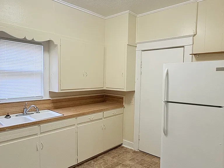 217 Glen Lily Rd #2 — Photo 2