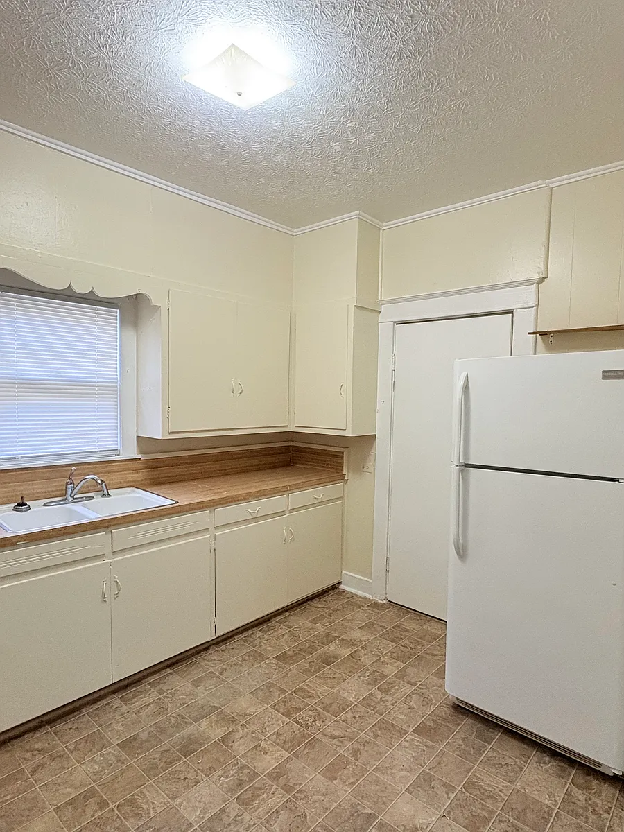 Building Photo - 217 Glen Lily Rd #2
