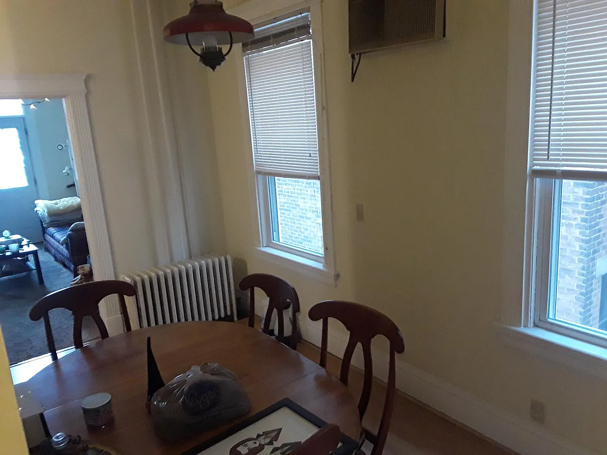 Building Photo - 3221 Vine St #2