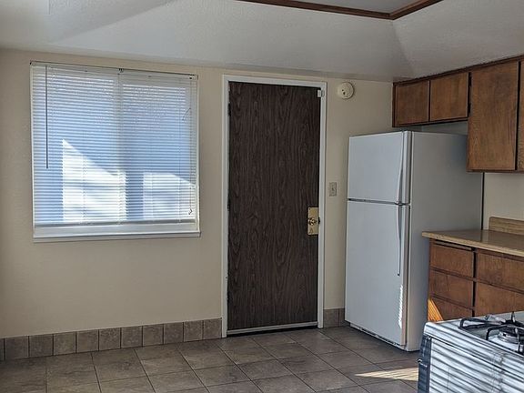 3rd image of 1028 Illinois St APT A
