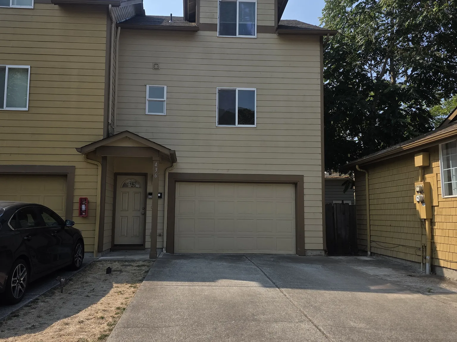 3 bed, 1.5 bath, 5698 sqft, $1,695 — Photo 2