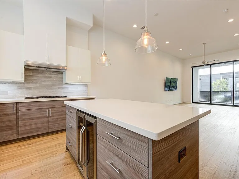 2622 Rusk St #1 — Photo 4