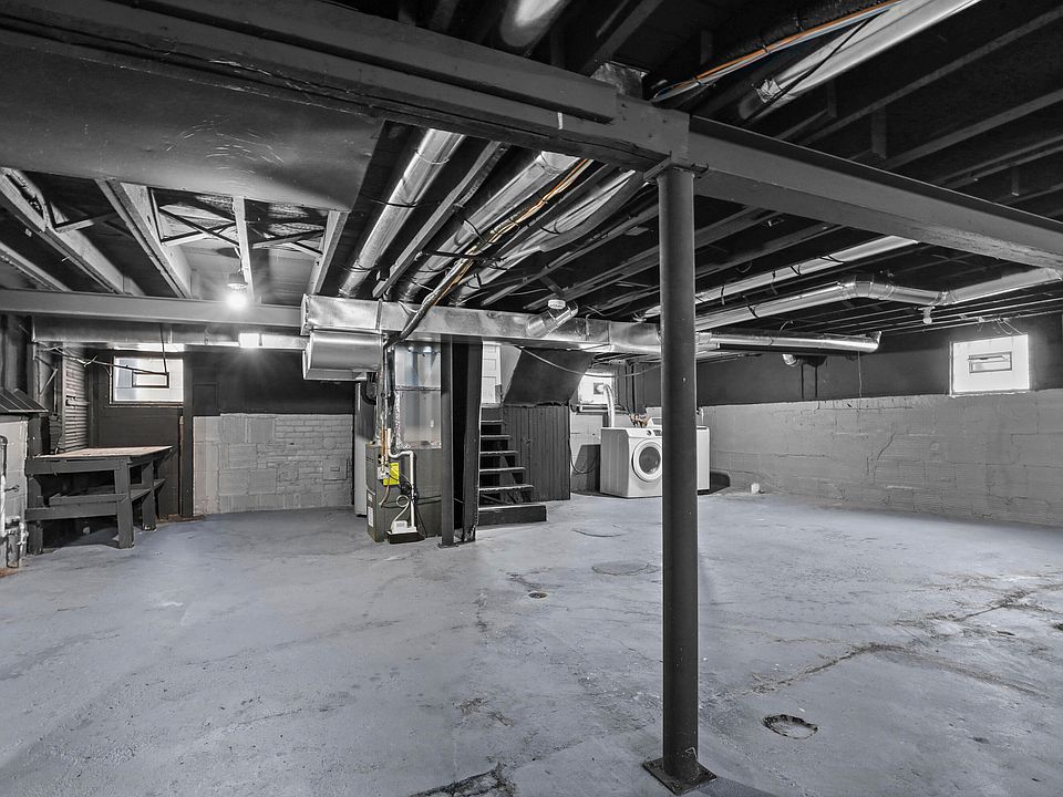 247 Moss St, photo 29