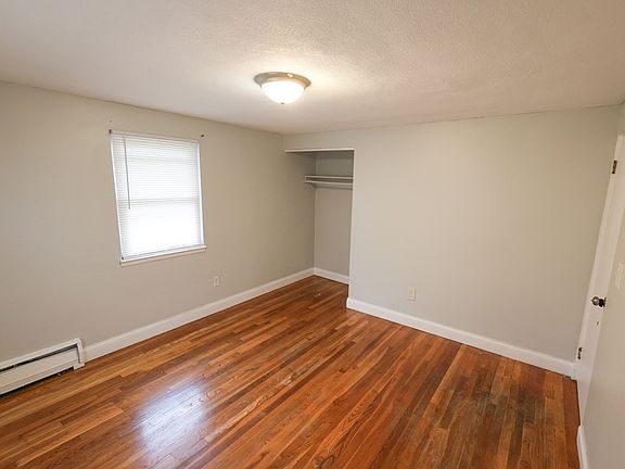 3rd image of 18 Essex St APT 3