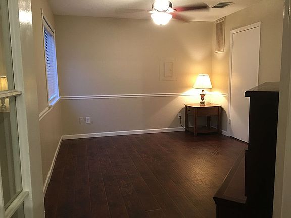 2nd image of 9839 Walnut St #104