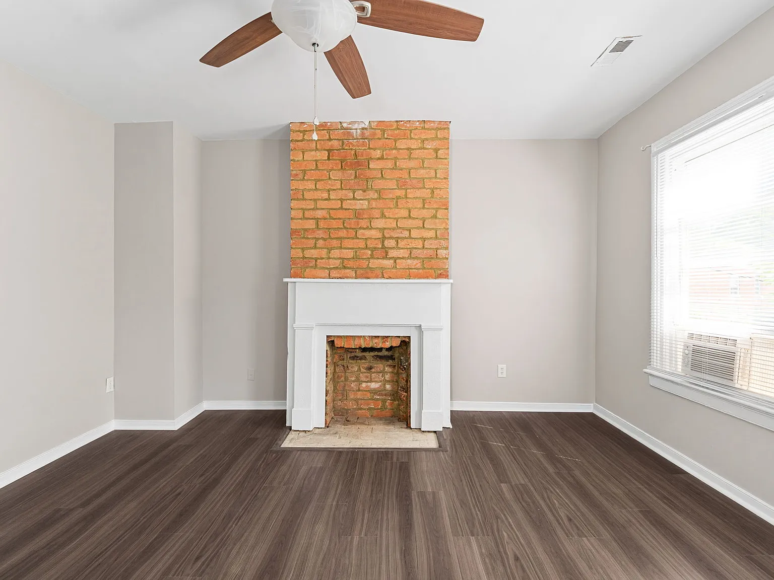 2 bed, 1490 sqft, $2,100 — Photo 3