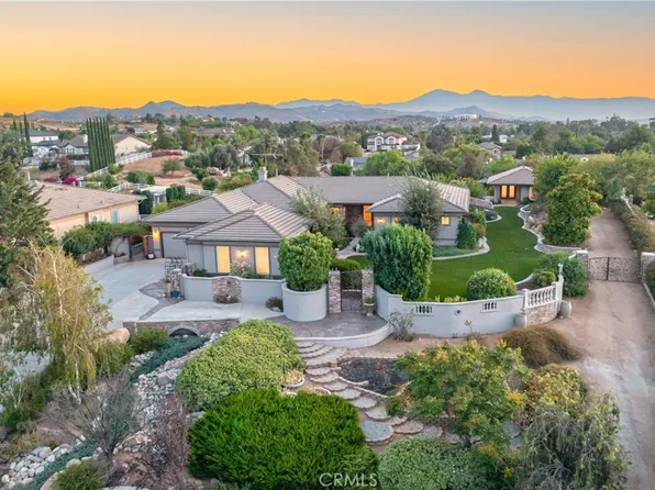 18493 Oak Park Dr, Riverside, CA 92504