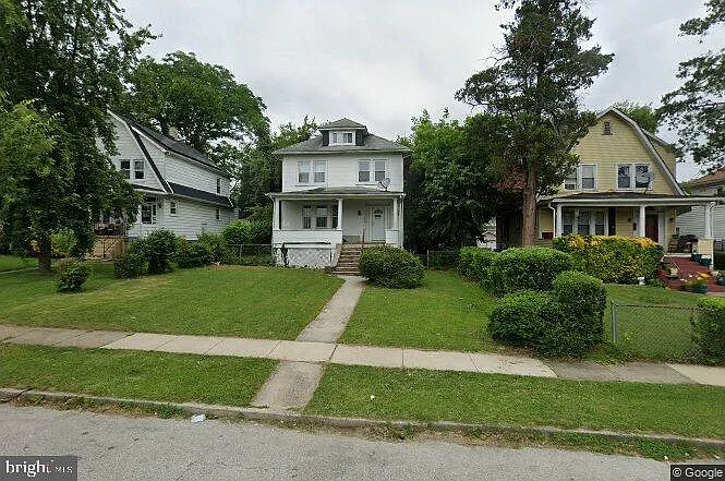 2806 Oakley Ave photo 1