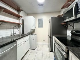 500 Parkway Dr NE, Atlanta, GA