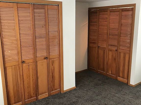 Front bedroom off livingroom