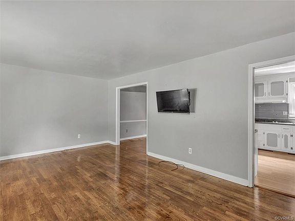 4th image of 2407 Elmington Dr