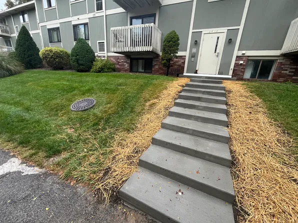 2461 Brook Ledge Rd APT 23A, Bridgeville, PA 15017