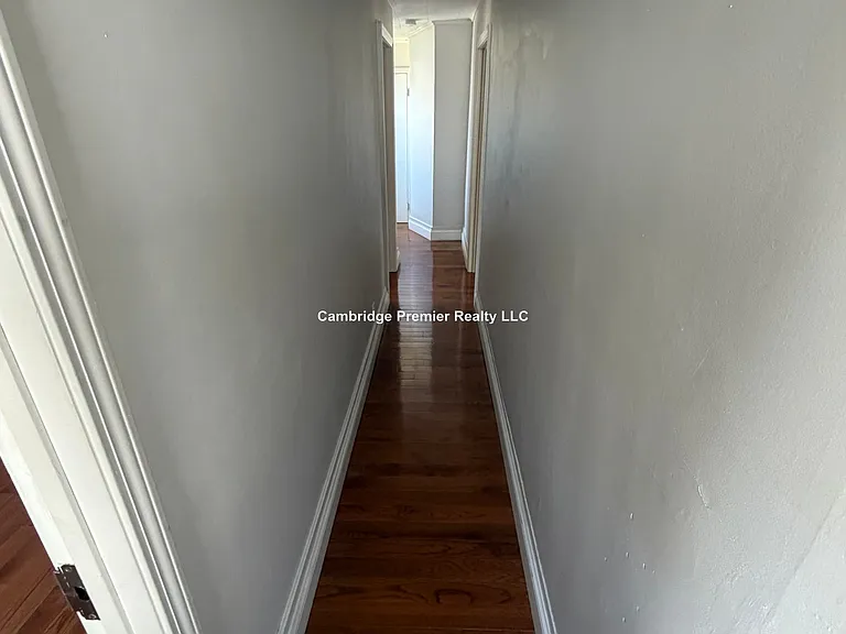 85R Glen St — Photo 4