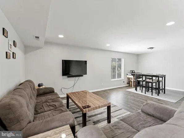 3100 S Manchester St APT 541S, Falls Church, VA 22044