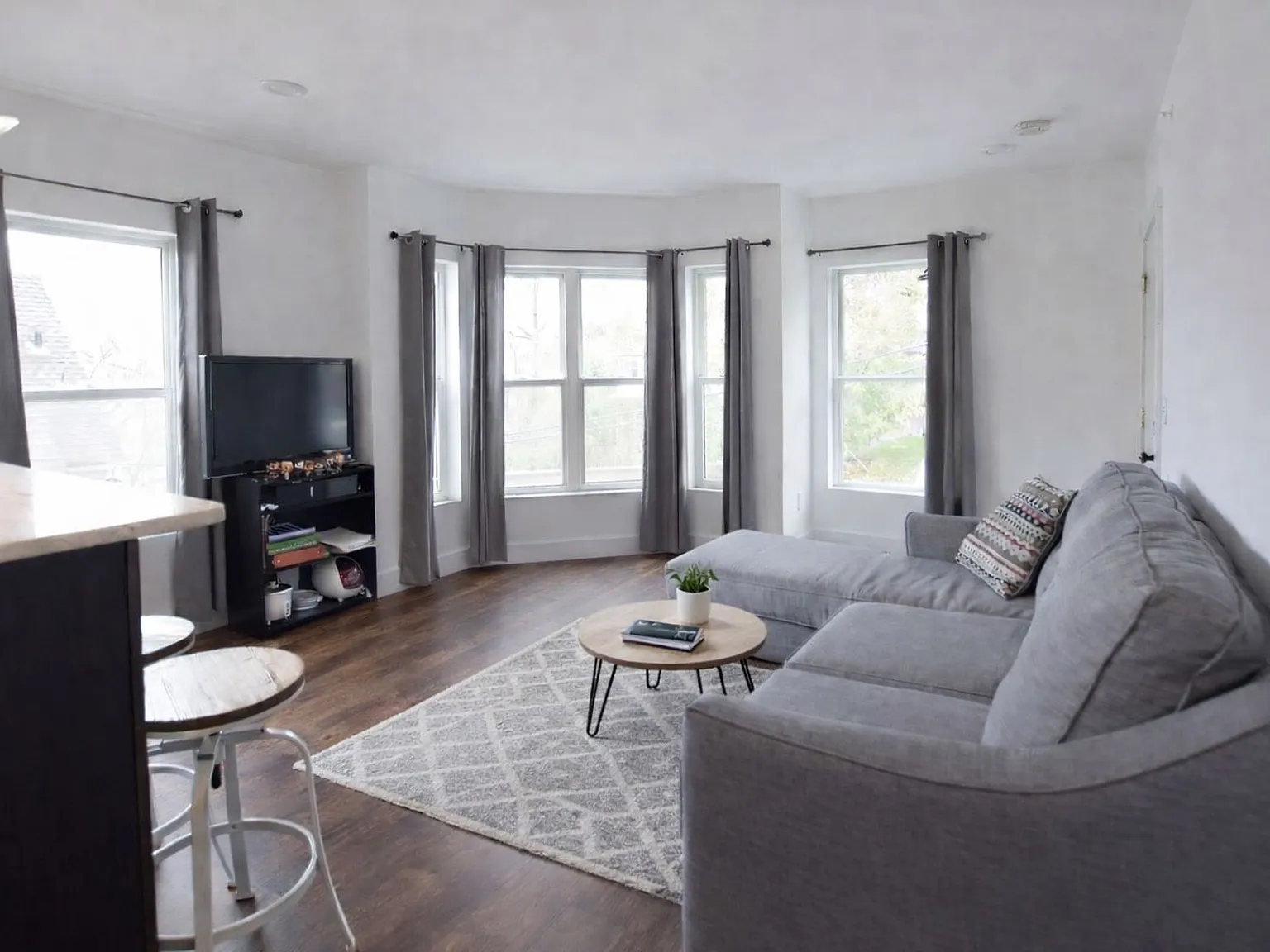 707 E Seneca St. — Photo 2