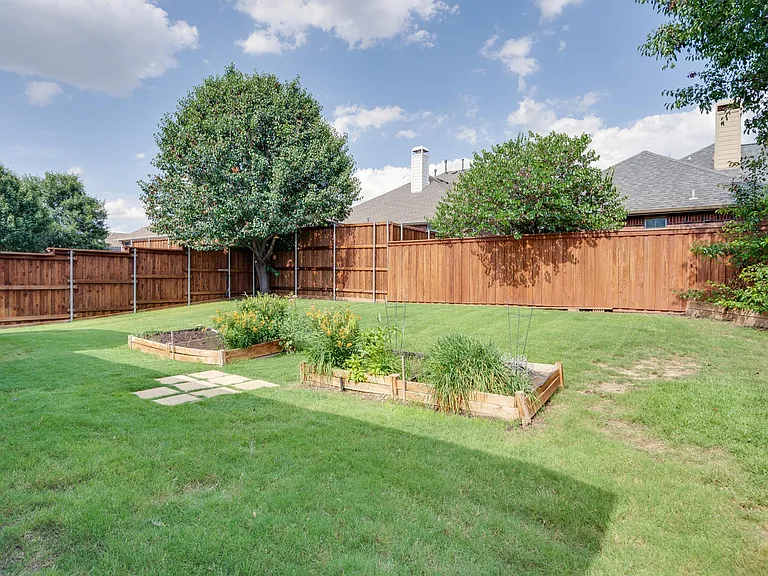 2409 Mallard Dr — Photo 43