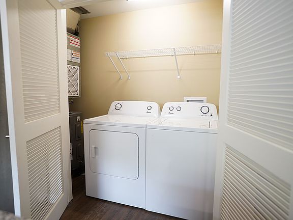 4th image of 156 Silver St #B7
