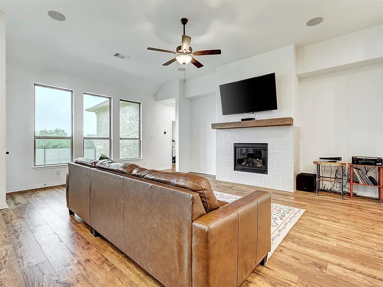 1117 Spring Gulch Ln — Photo 15