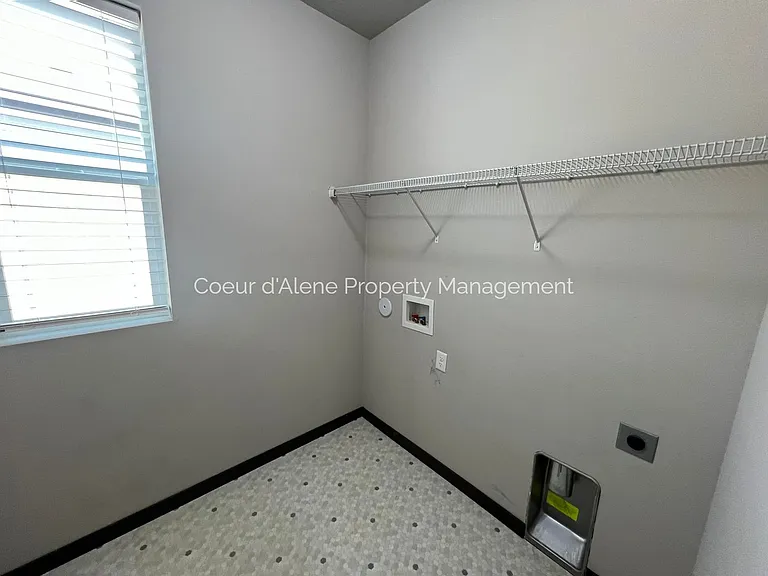 246 N Olivewood Ln — Photo 13