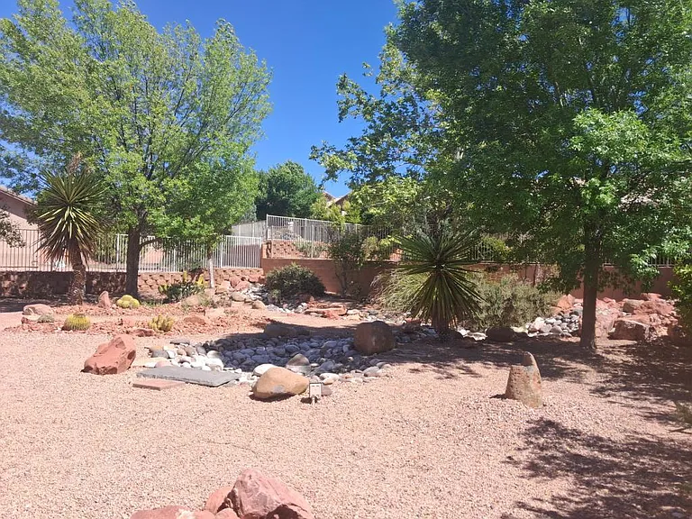 865 S Cedar Ridge Ct — Photo 3