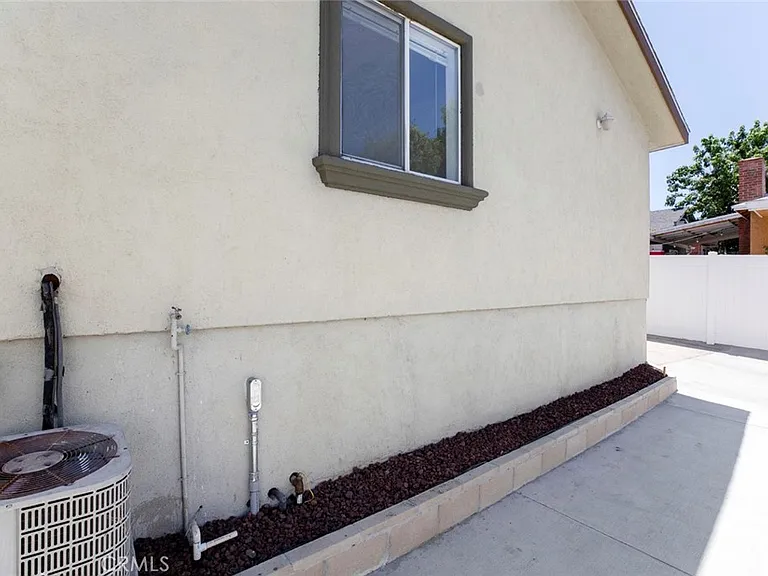 10531 Greenburn Ave — Photo 12