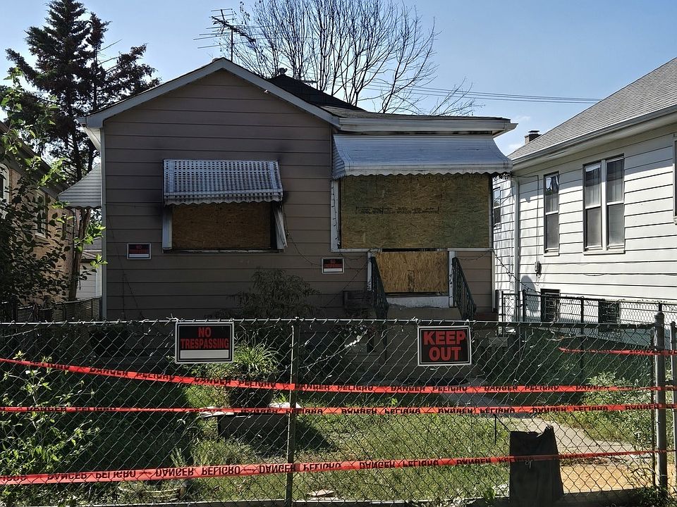 1st image of 2738 N Rutherford Ave