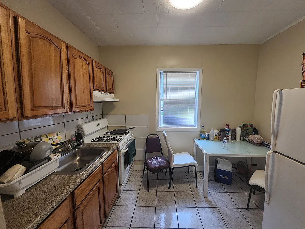 Building Photo - 16 Hamilton Ave #2