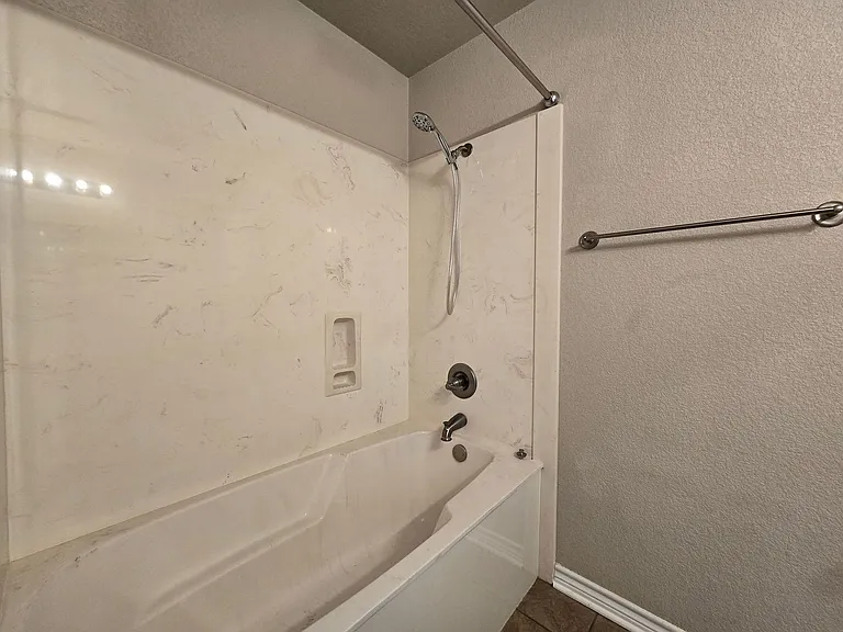 5609 Hunters Ridge Trl — Photo 22