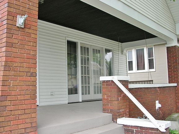 2nd image of 2731 Hillcrest Ter