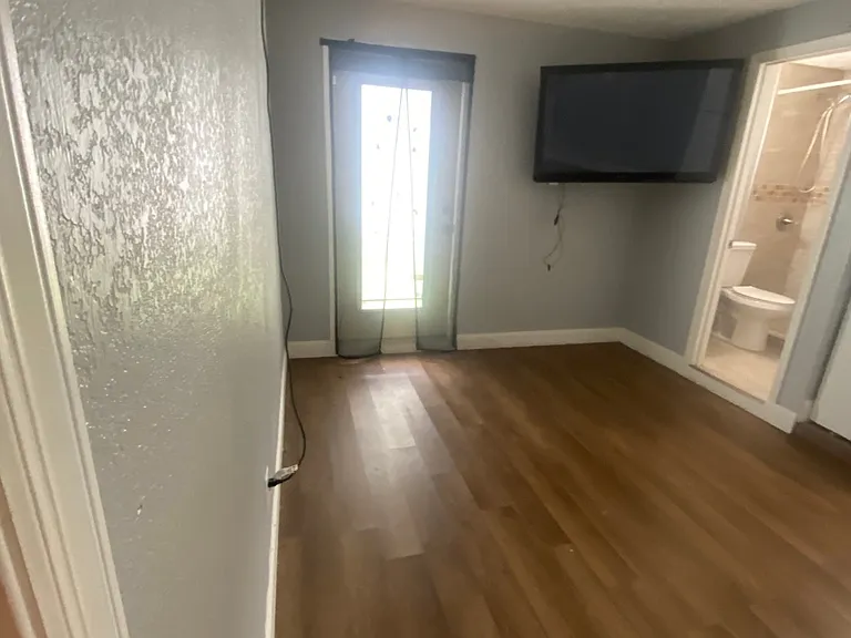 27103 Frampton Ave — Photo 8