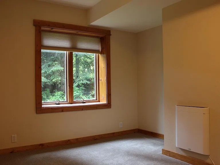 Second bedroom.
