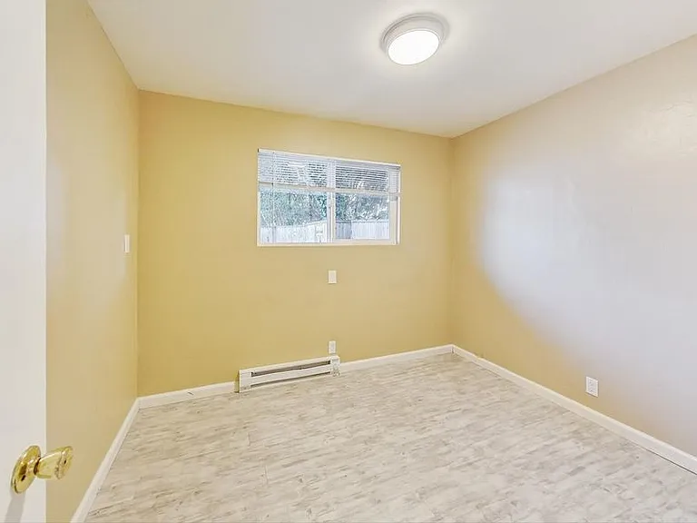3257 Delaware St #5 — Photo 10