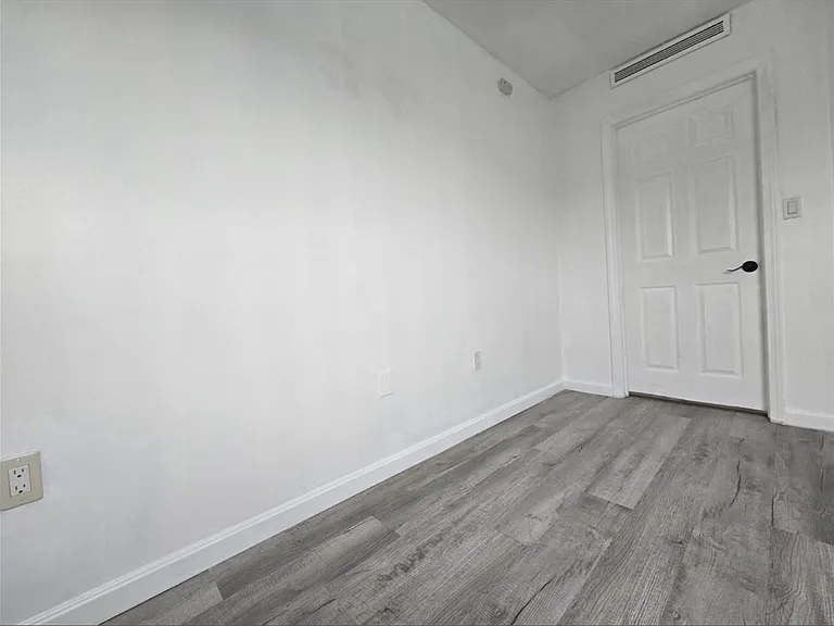 165 Cottage St #706 — Photo 14