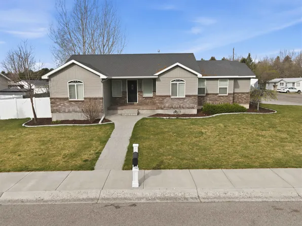 295 Centennial St, Blackfoot, ID 83221