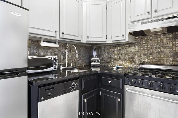 Sold by Town Residential | media 15