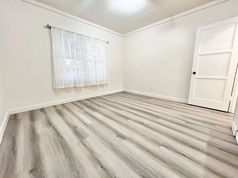 1825 E Broadway #2 — Photo 12