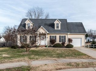 201 Sebastian Ct, Mebane, NC 27302