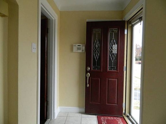 2nd image of 8925 Lucerne Ct