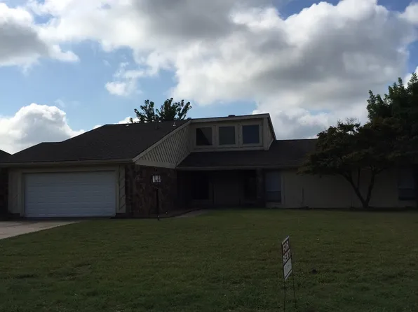 3834 E 69th St S, Tulsa, OK 74136