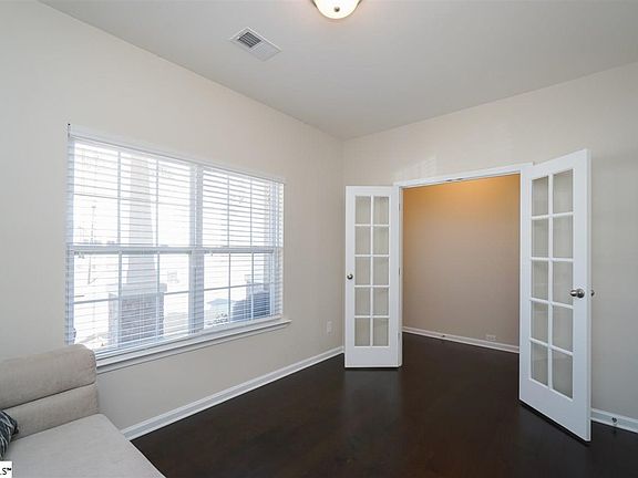 4th image of 117 Hartwood Lake Dr