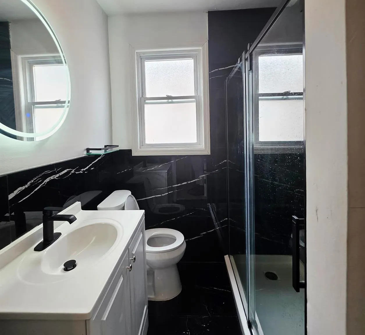 3 bed, 1.0 bath, 1355 sqft, $2,150 — Photo 3