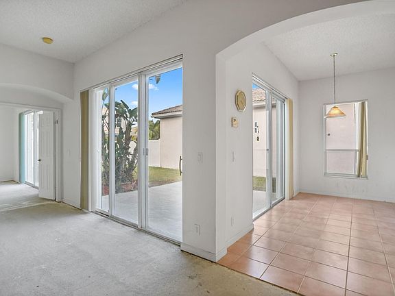 5th image of 6927 NW 32nd Street