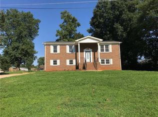 3920 23rd St NE, Hickory, NC 28601