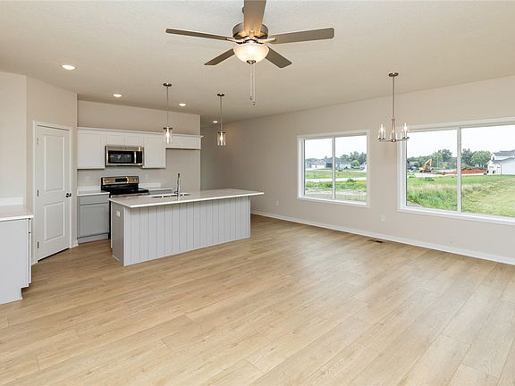 5th image of 1126 Westview Dr