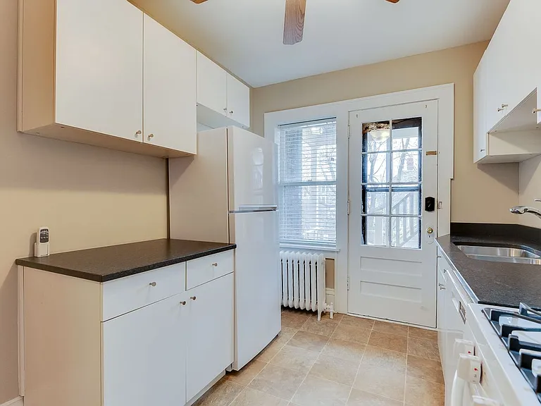 1725 Laurel Ave — Photo 7