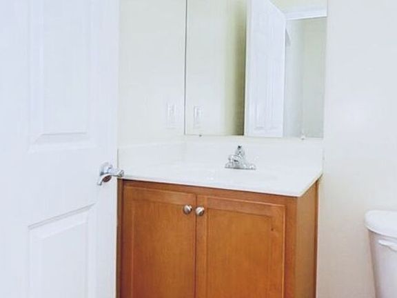 5th image of 525 E Grace St APT 405